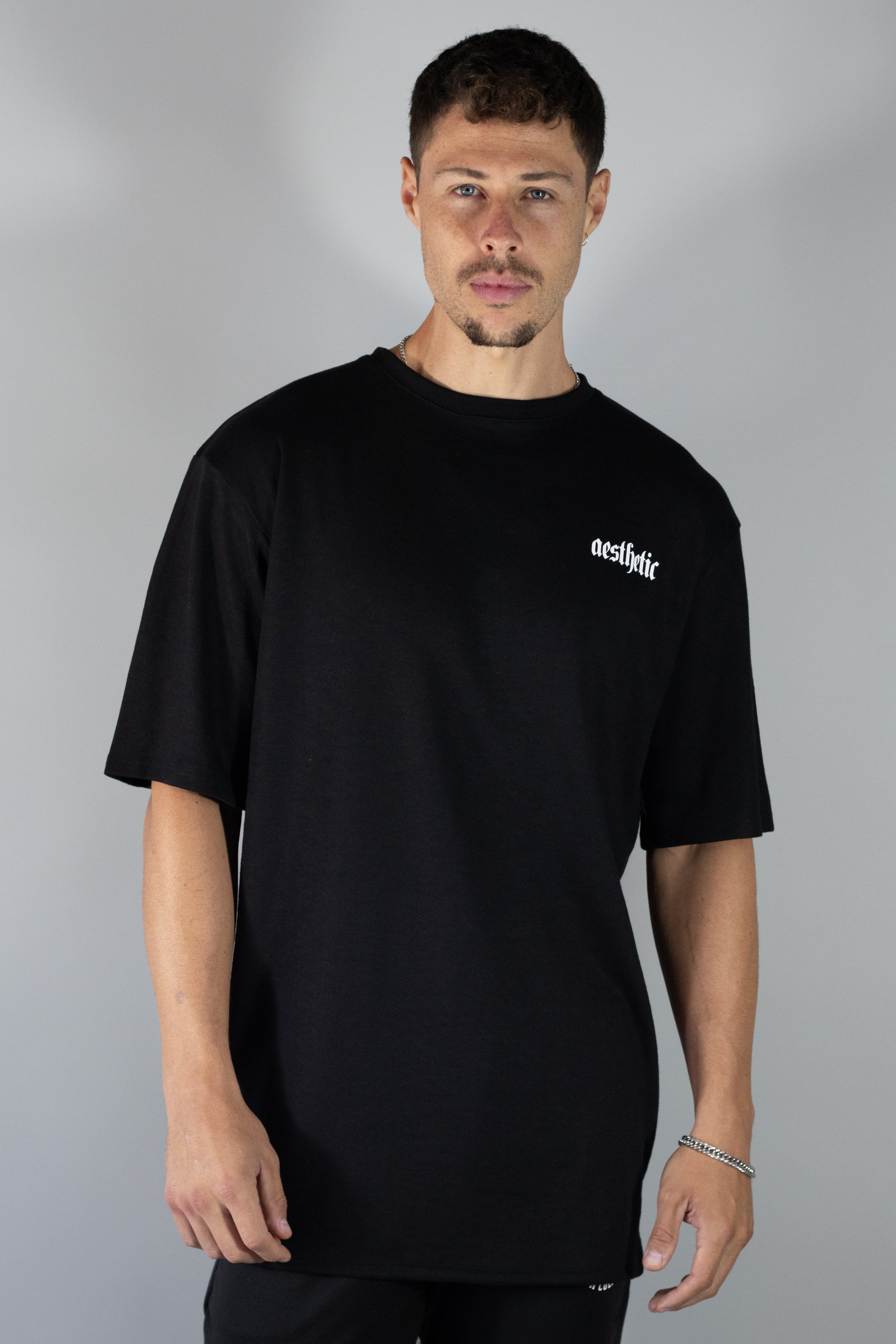 OVERSIZED AESTHETIC - NEGRA