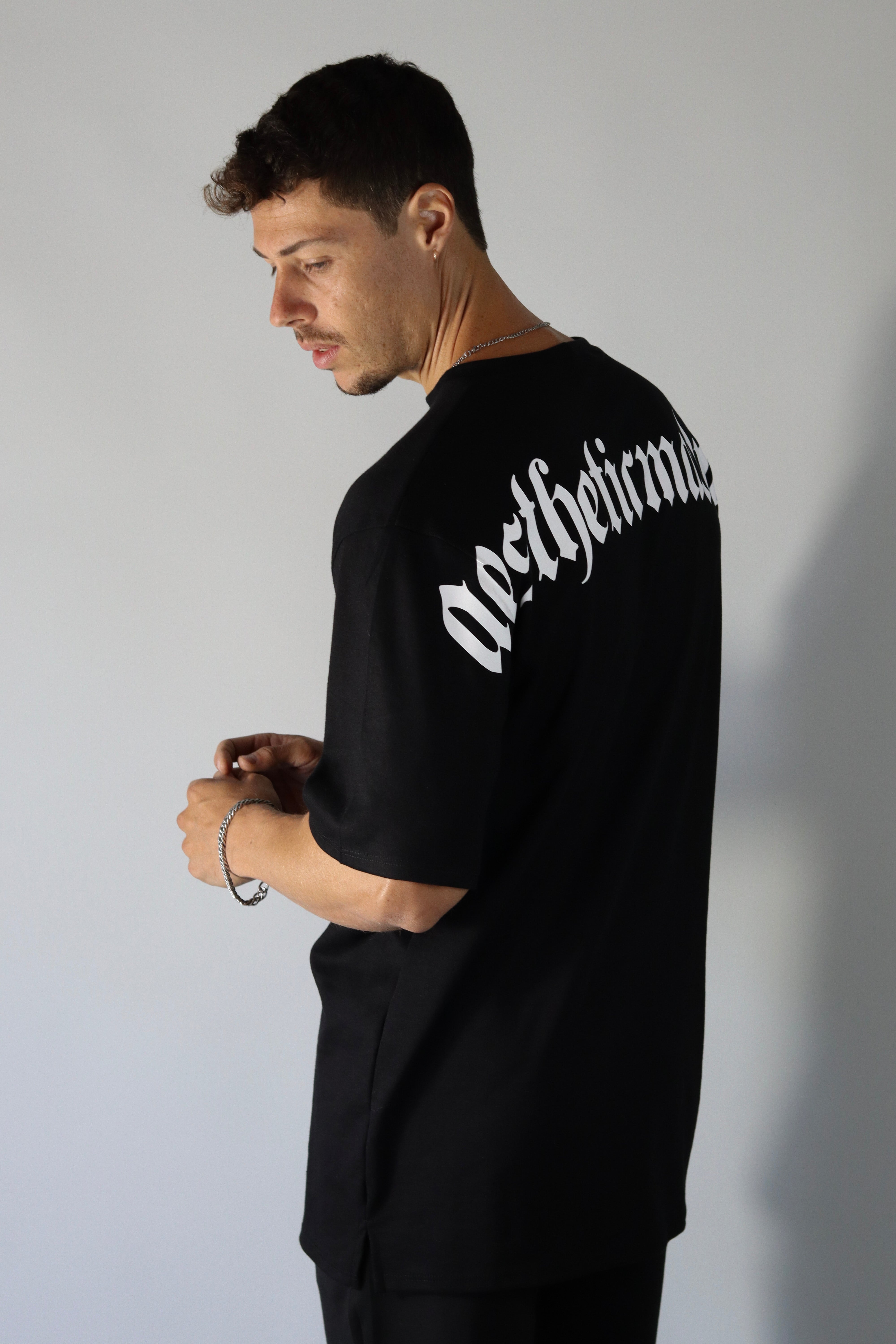 OVERSIZED AESTHETIC - NEGRA