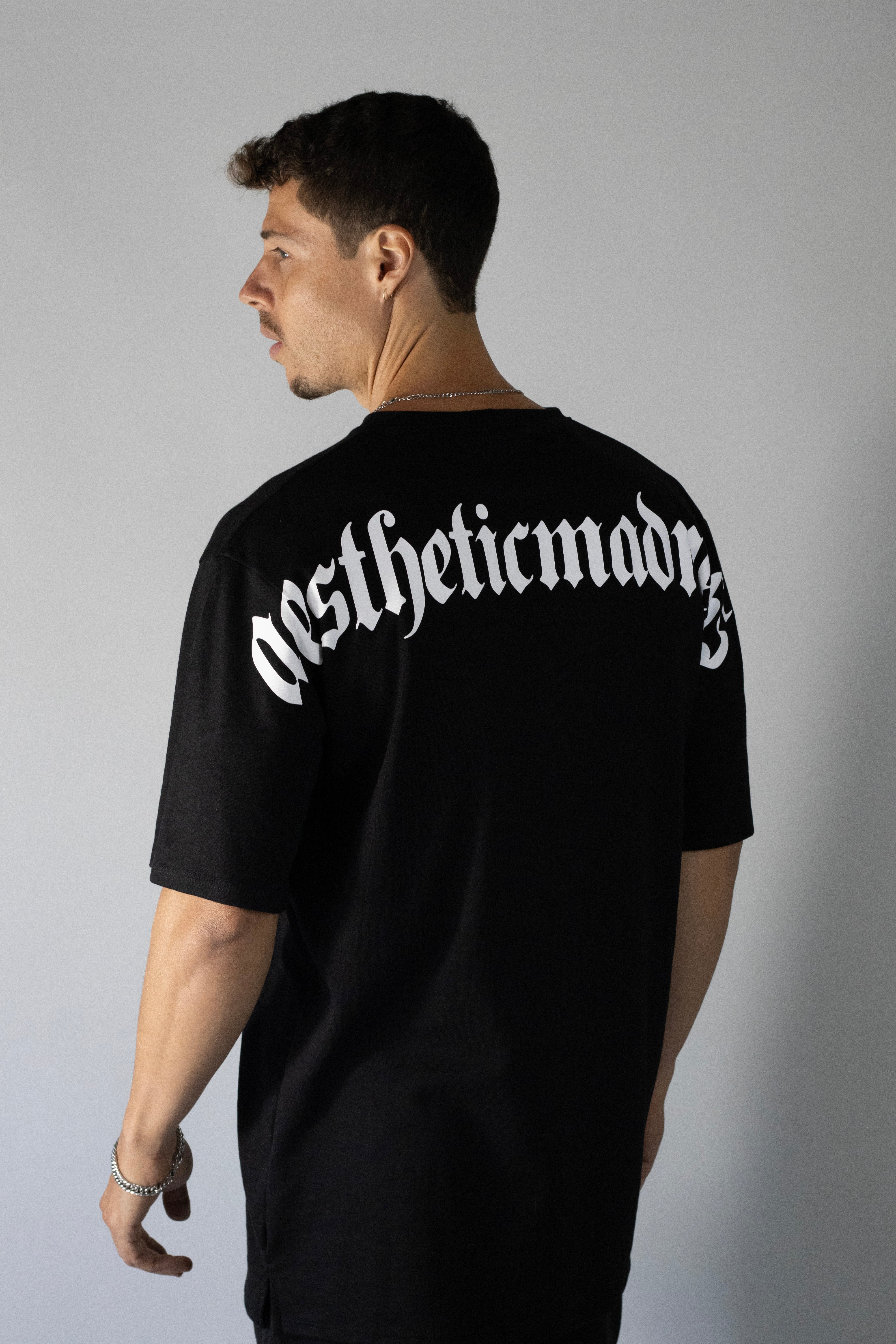 OVERSIZED AESTHETIC - NEGRA